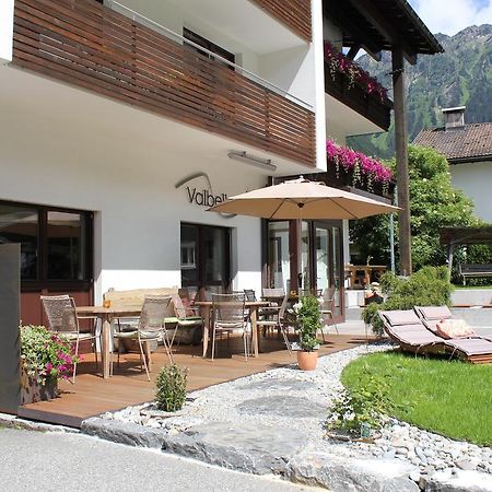 Valbella Bed & Breakfast Partenen Exterior photo